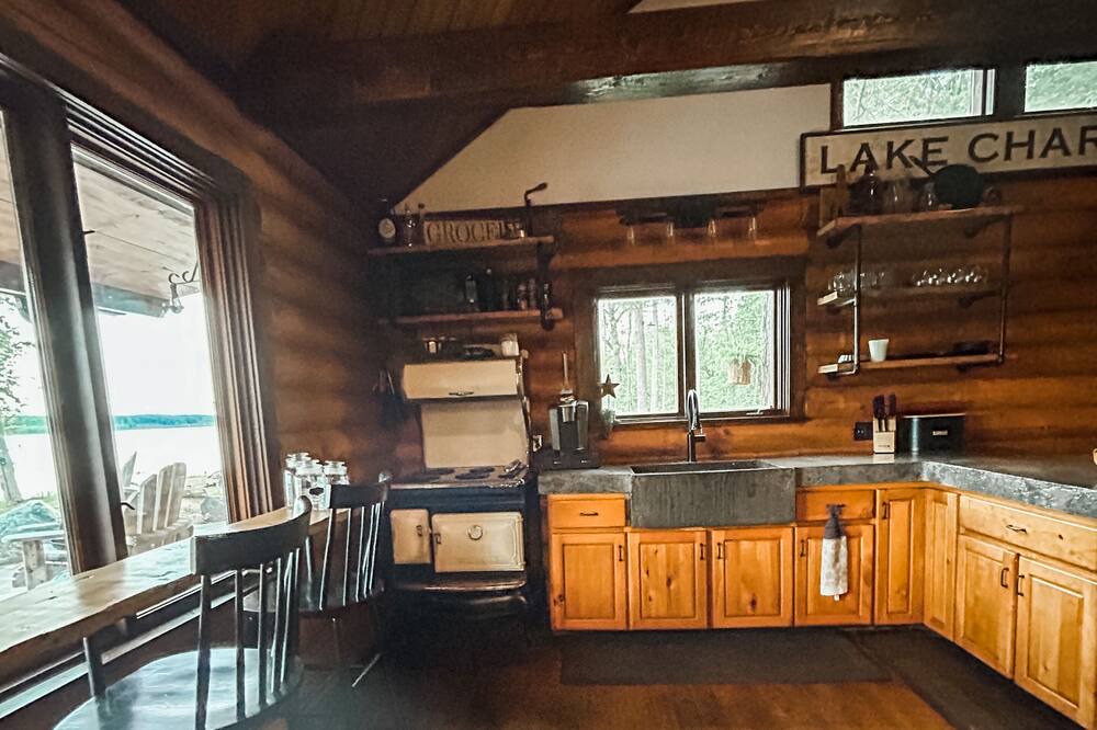 Photo of Kitchen in Colpoys Bay