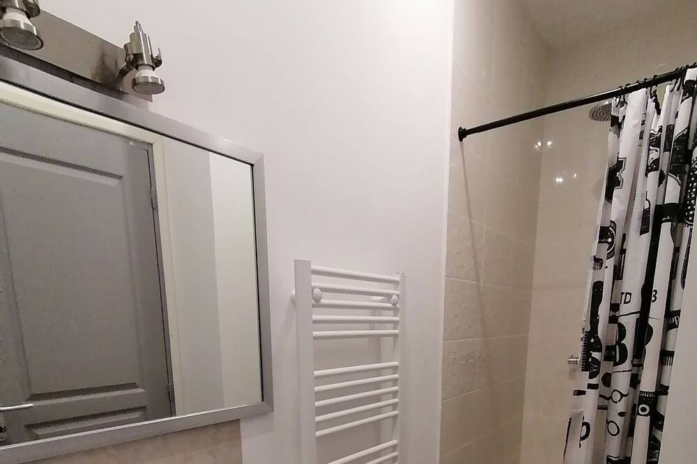 Photo of Bathroom in Tonneins