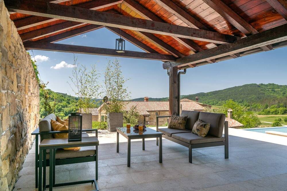 Photo of Patio Balcony in Beram