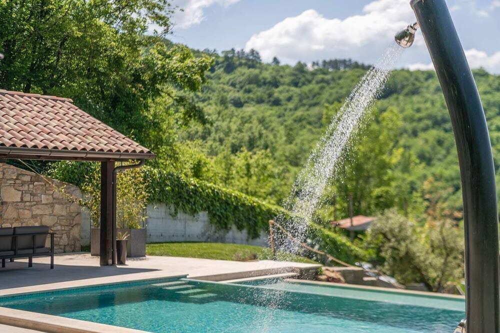 Photo of Outdoor in Beram