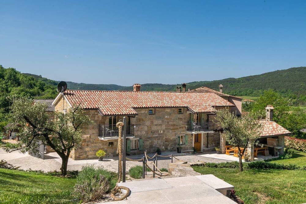 Photo of Outdoor in Beram