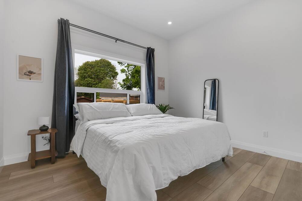 Photo of Bedroom in Bowmanville