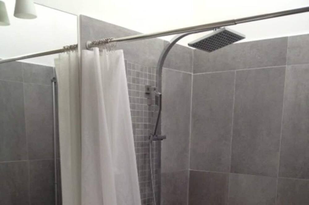 Photo of Bathroom in La Laupie