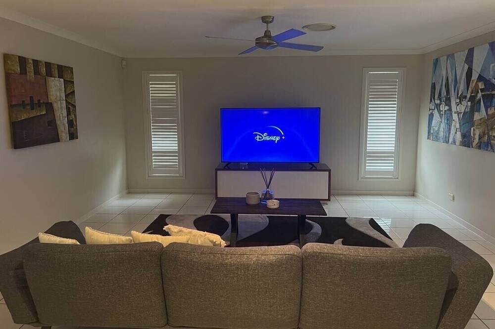 Photo of Livingroom in Biggera Waters