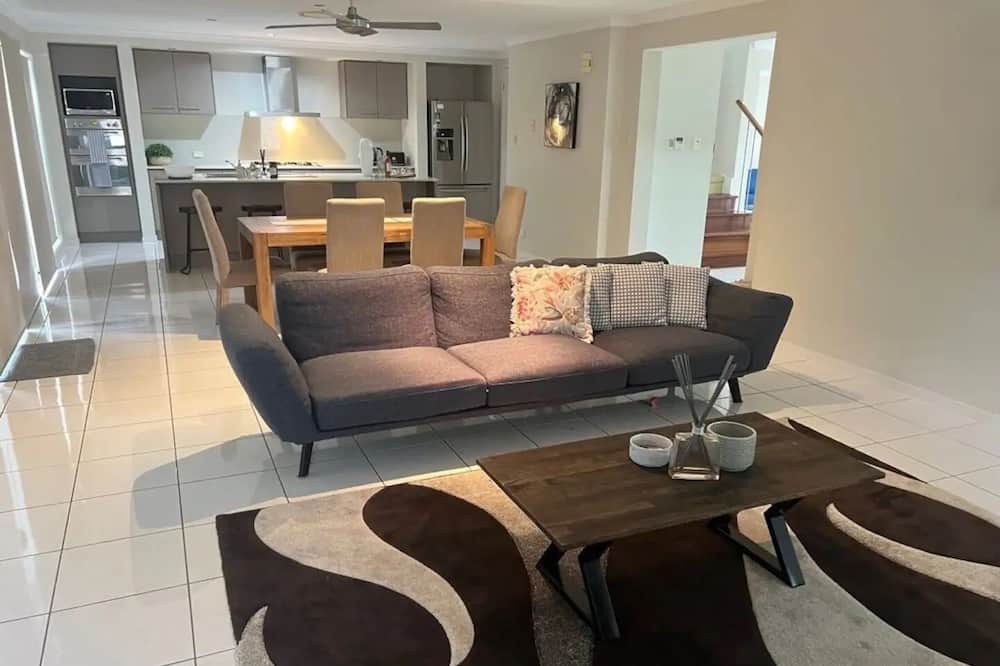 Photo of Livingroom in Biggera Waters