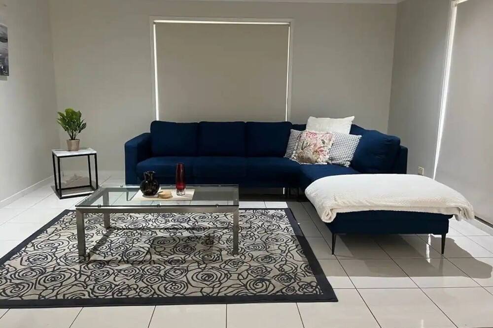 Photo of Livingroom in Biggera Waters