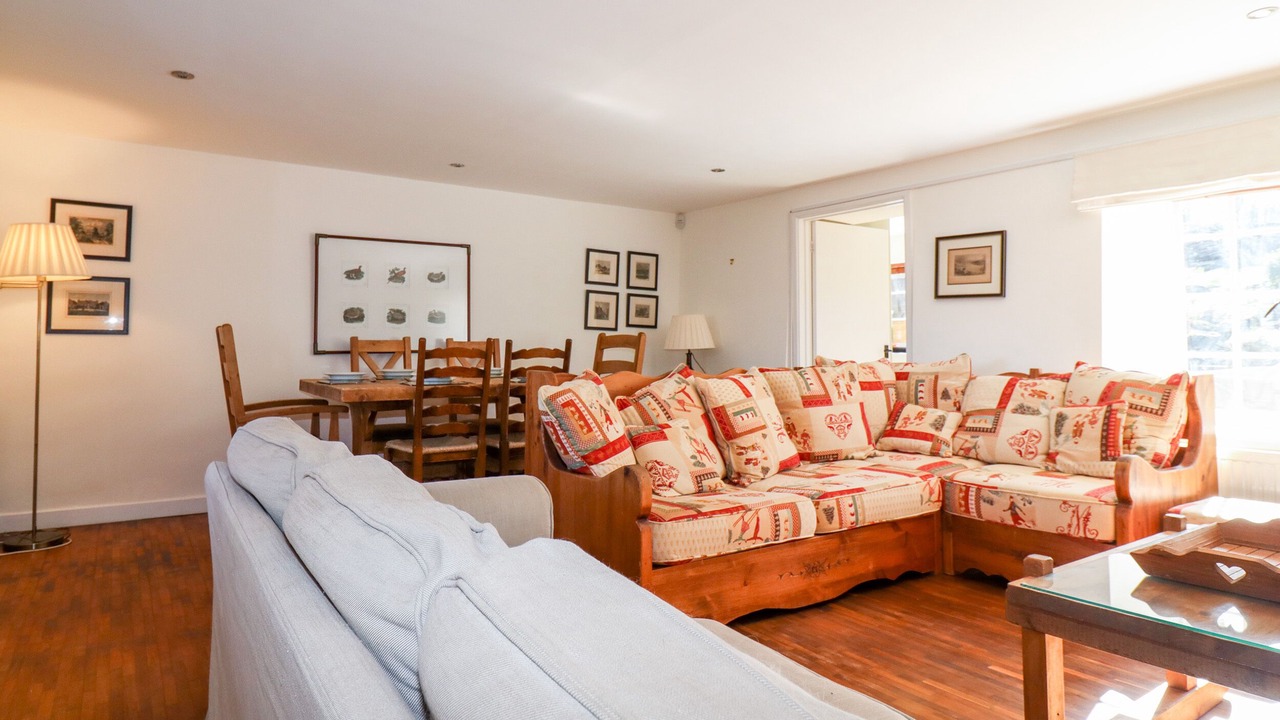 Photo of Livingroom in Moreton-in-Marsh