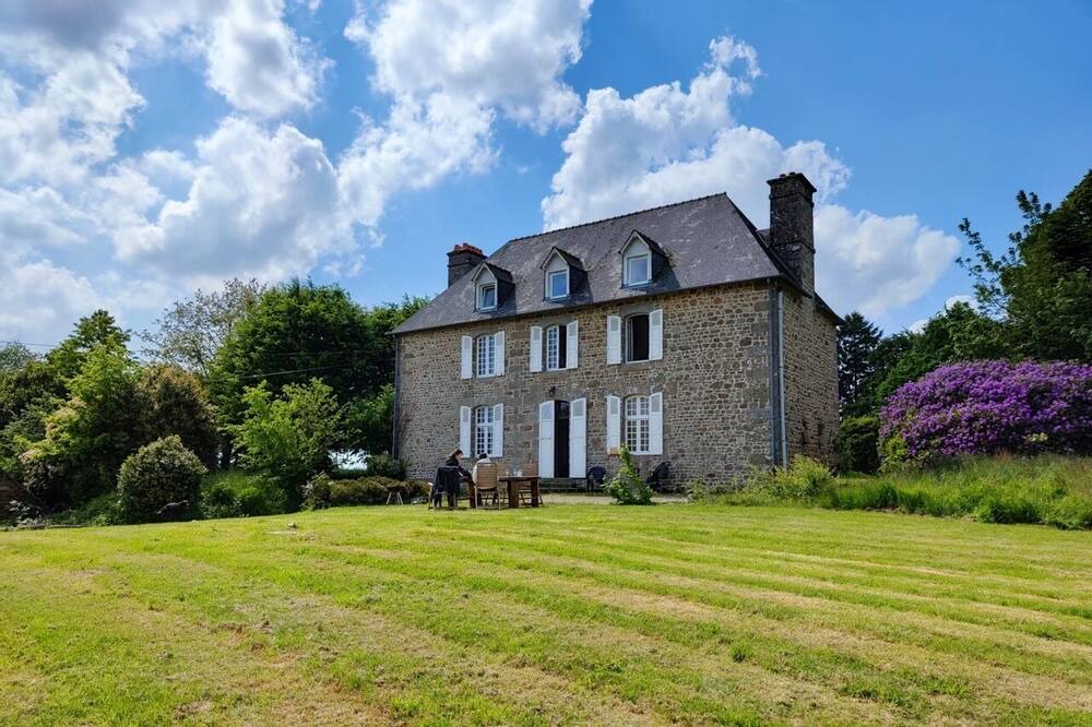 Photo of Outdoor in La Bazouge-du-Desert