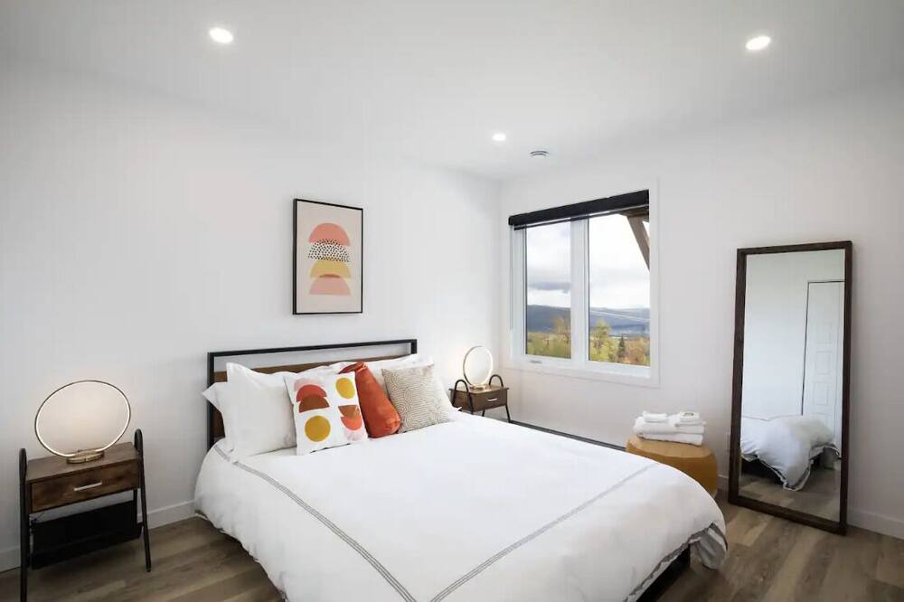 Photo of Bedroom in Baie-St-Paul