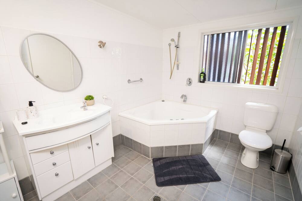 Photo of Bathroom in Runaway Bay