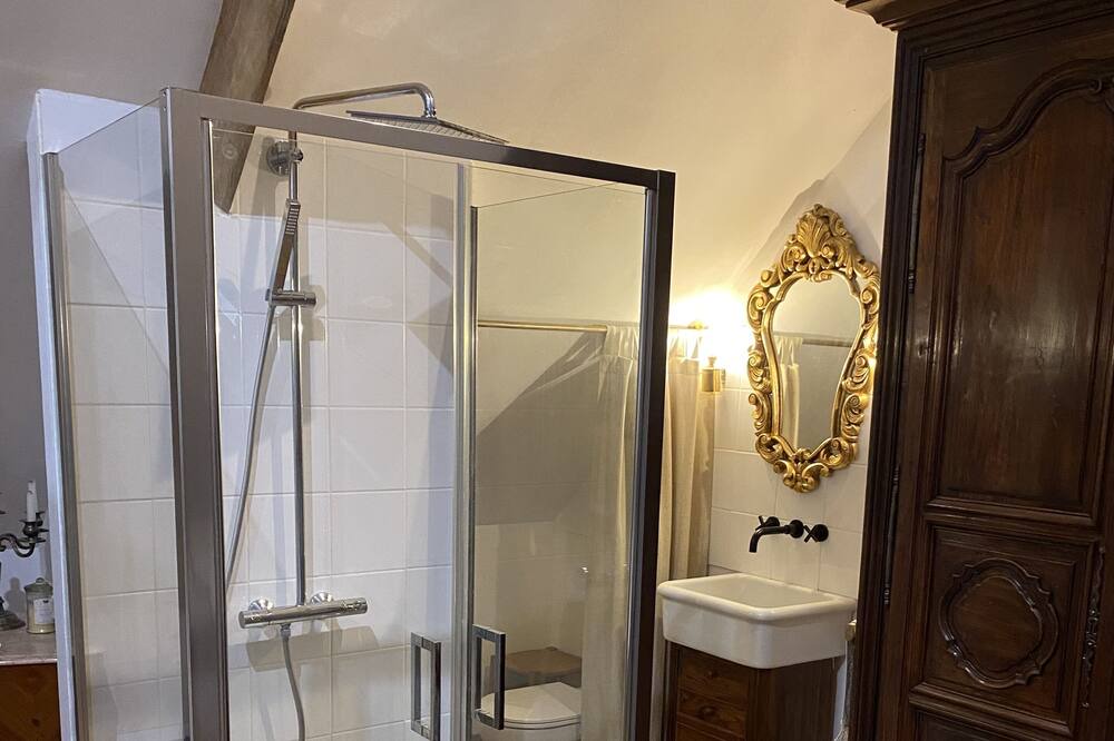Photo of Bathroom in Bonnemain