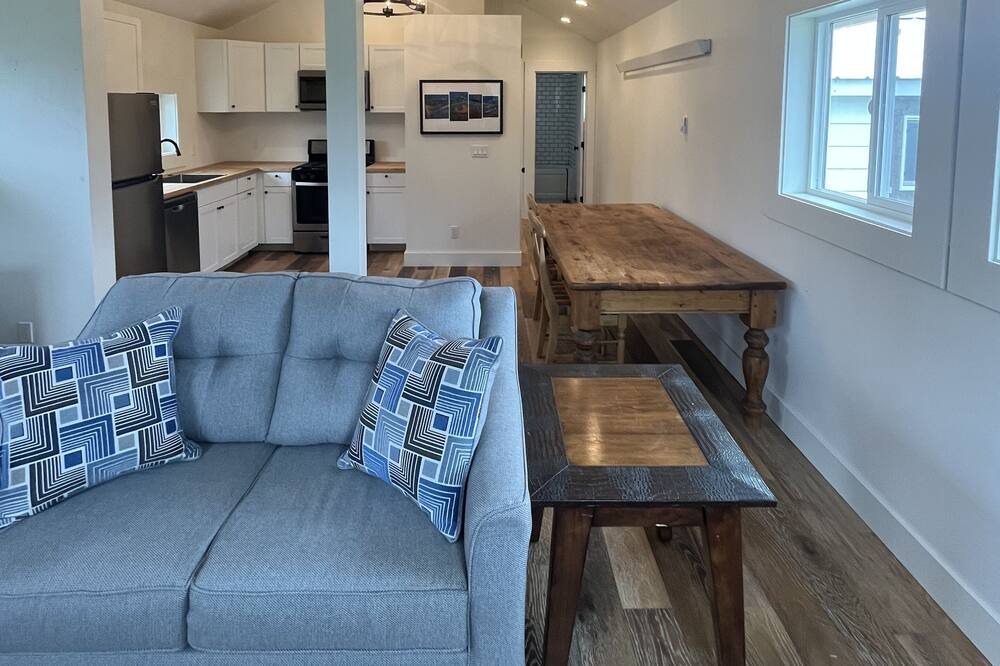 Photo of Livingroom in Victor