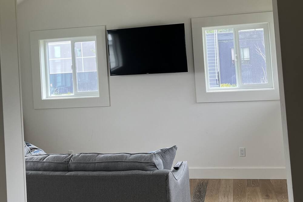 Photo of Others in Victor