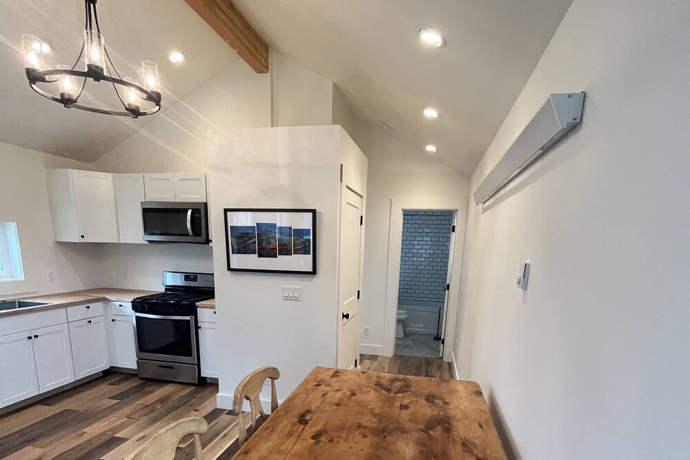 Photo of Others in Victor