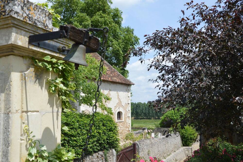 Photo of Outdoor in Neons Sur Creuse
