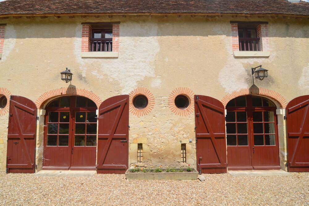 Photo of Others in Neons Sur Creuse
