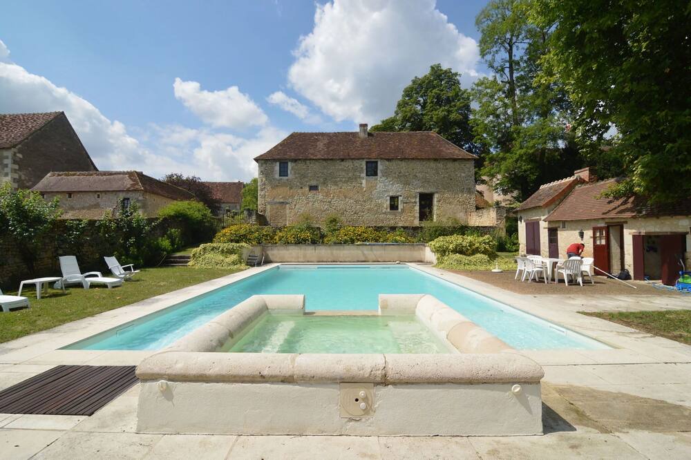 Photo of Outdoor in Neons Sur Creuse