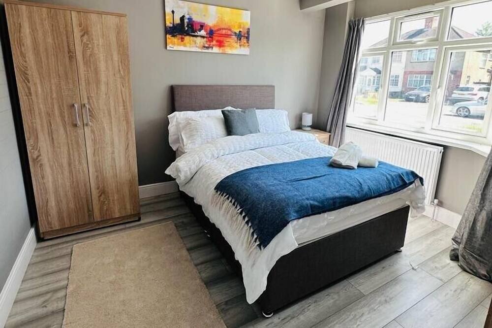 Photo of Bedroom in Reading