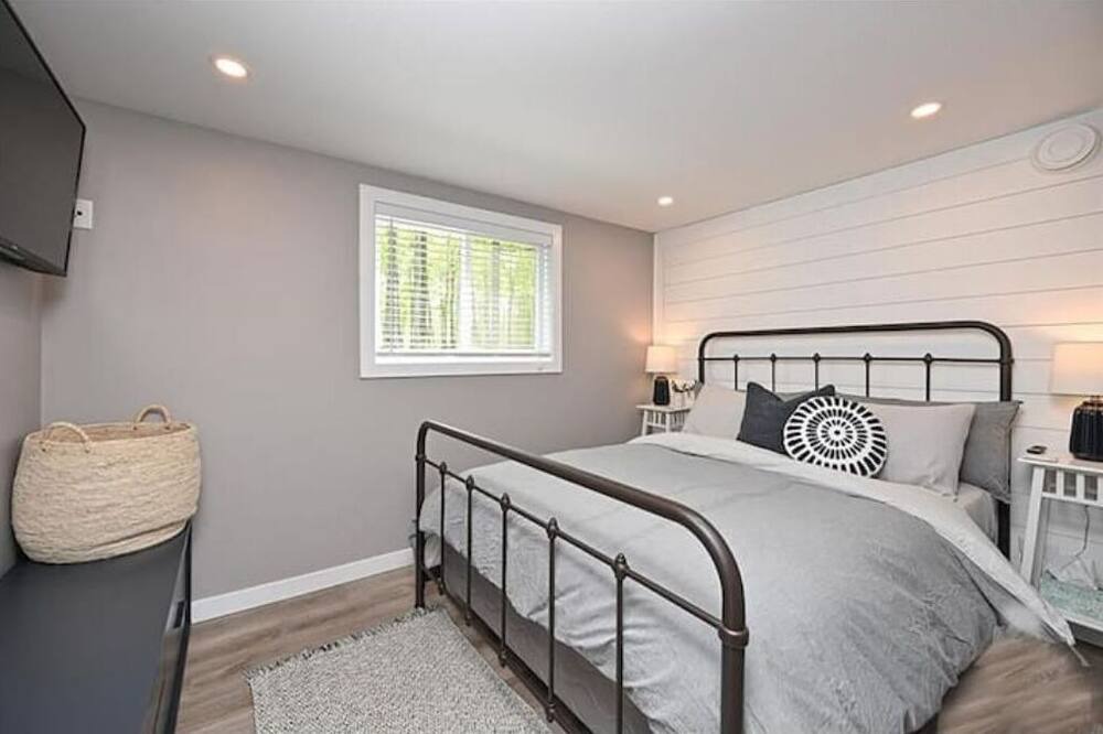Photo of Bedroom in Addison