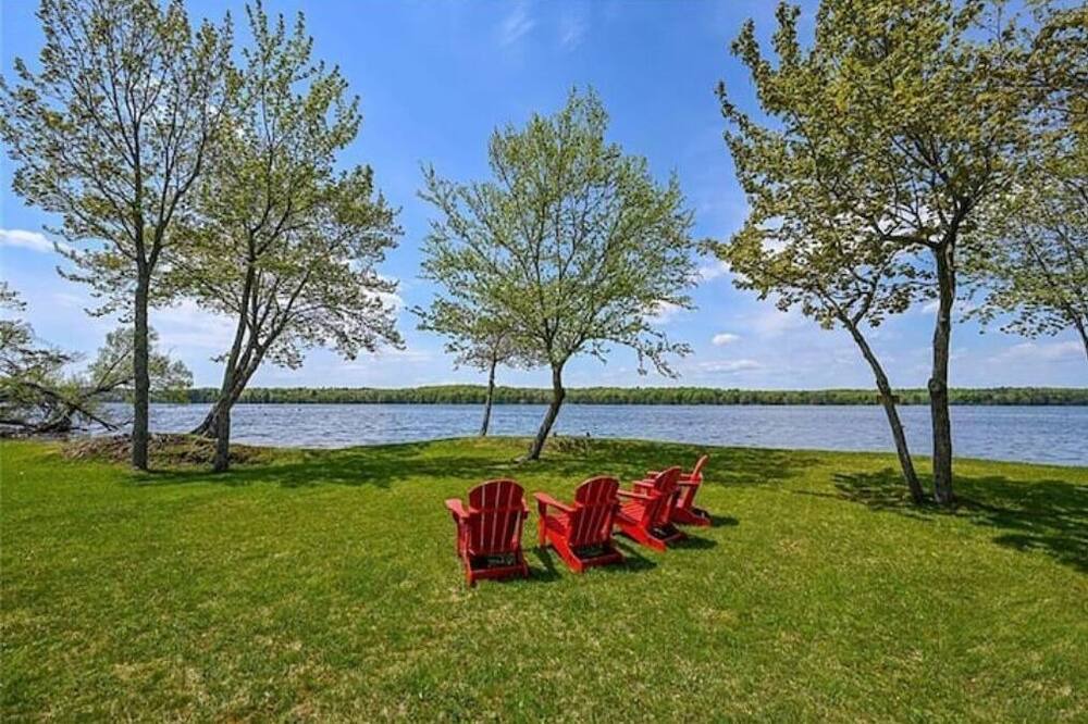 Photo of Outdoor in Addison