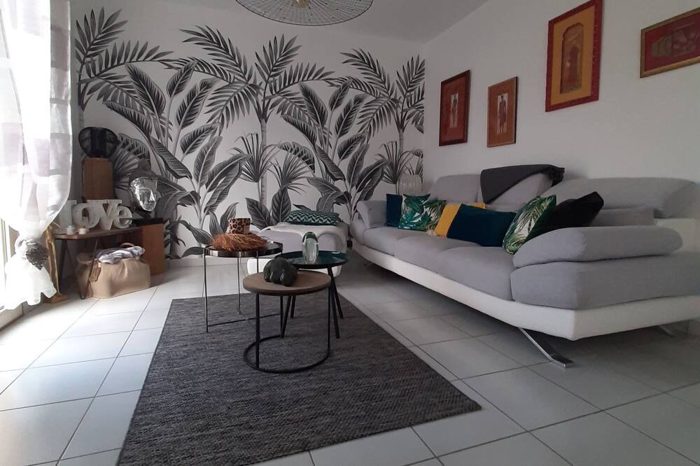 Photo of Livingroom in Le Rosais-La Flourie