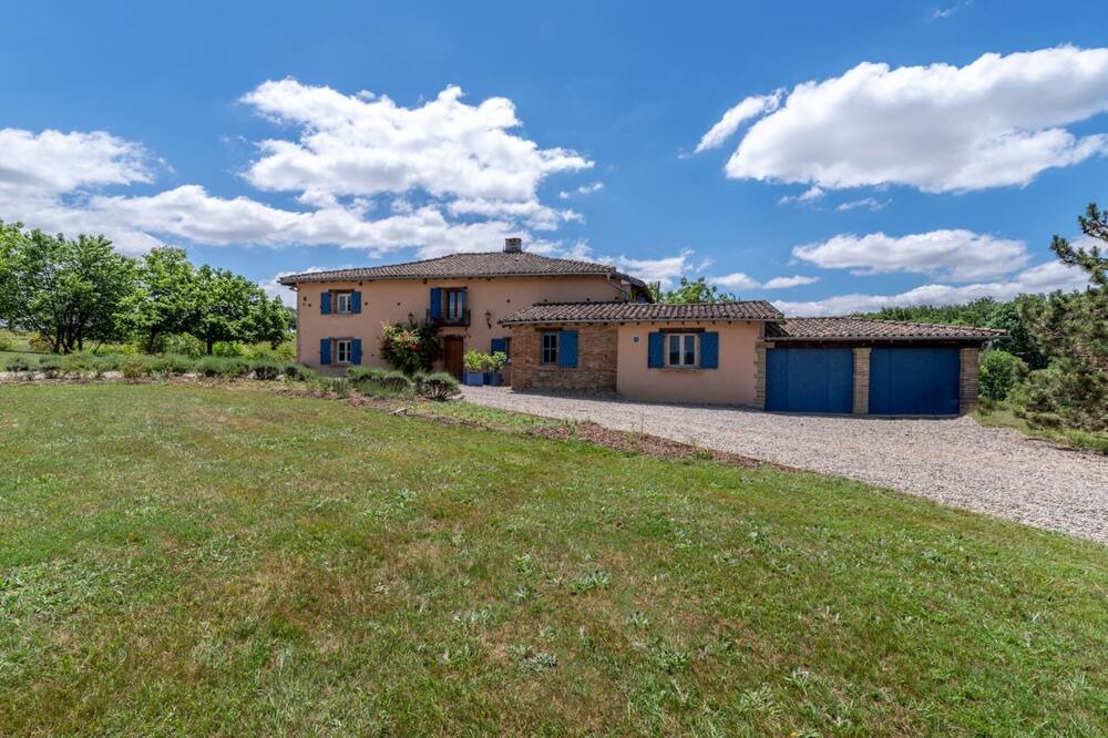 Photo of Outdoor in Lisle-sur-Tarn
