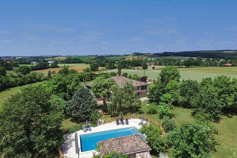 Photo of Outdoor in Lisle-sur-Tarn