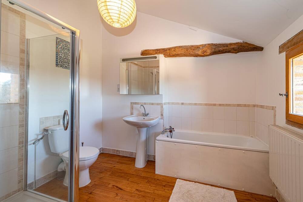 Photo of Bathroom in Lisle-sur-Tarn
