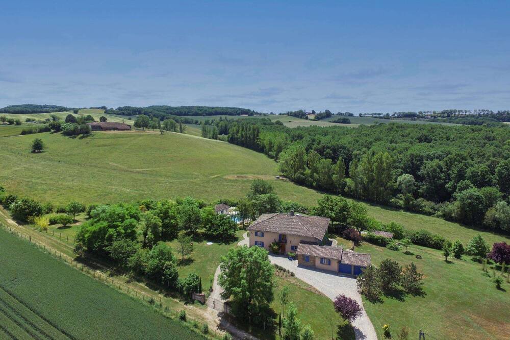 Photo of Outdoor in Lisle-sur-Tarn