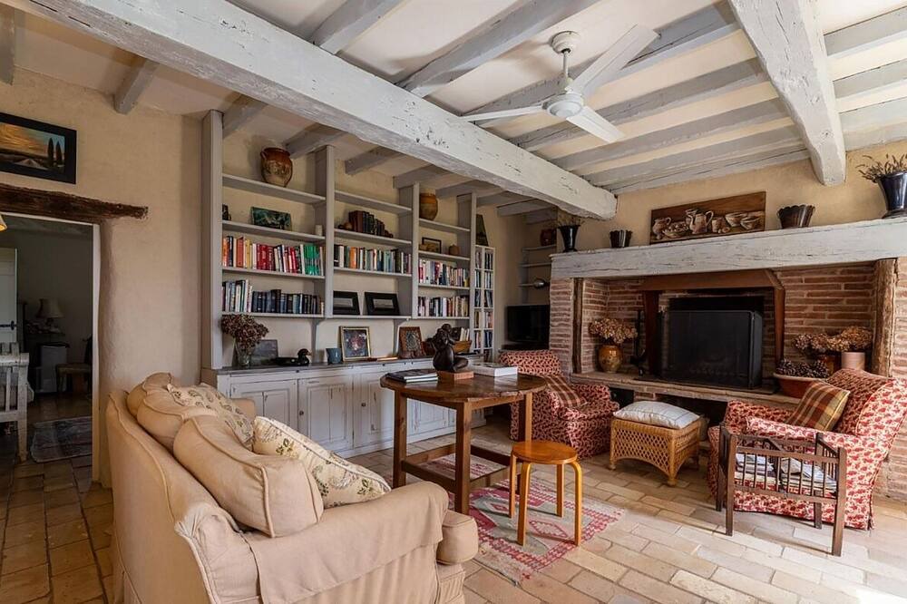 Photo of Livingroom in Montdurausse