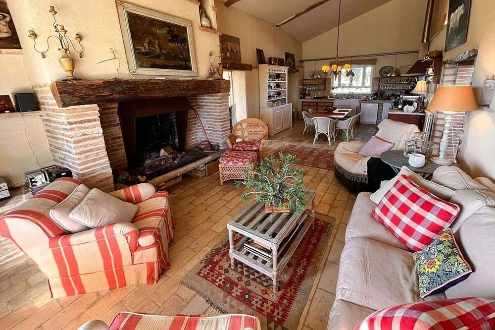 Photo of Livingroom in Montdurausse