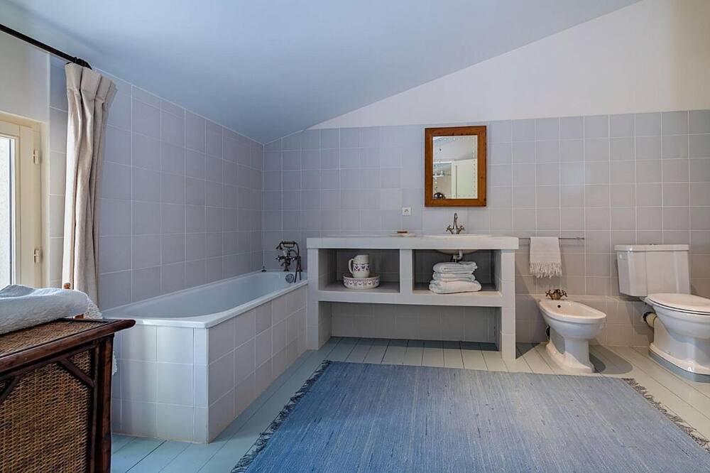 Photo of Bathroom in Montdurausse
