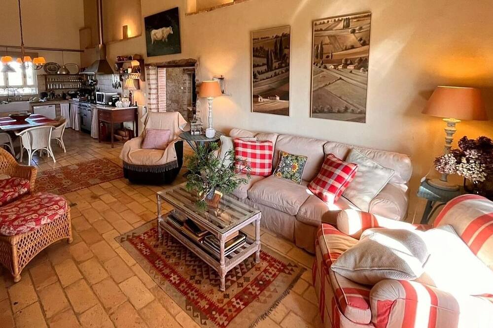 Photo of Livingroom in Montdurausse