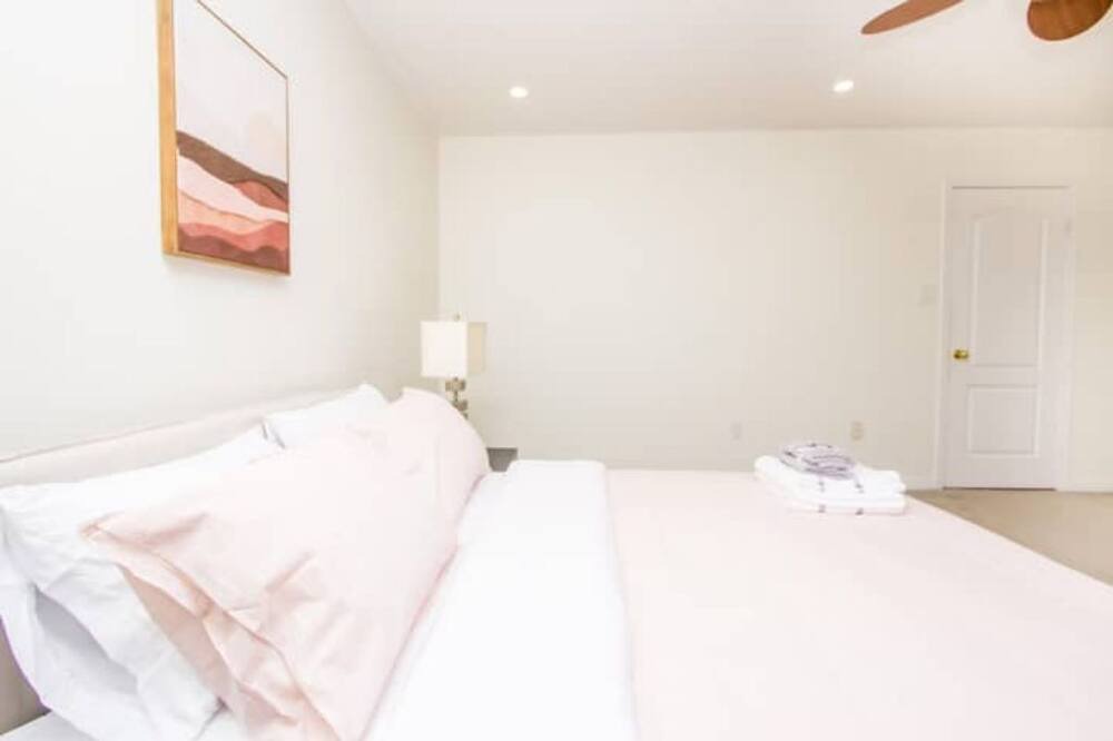 Photo of Bedroom in Newmarket