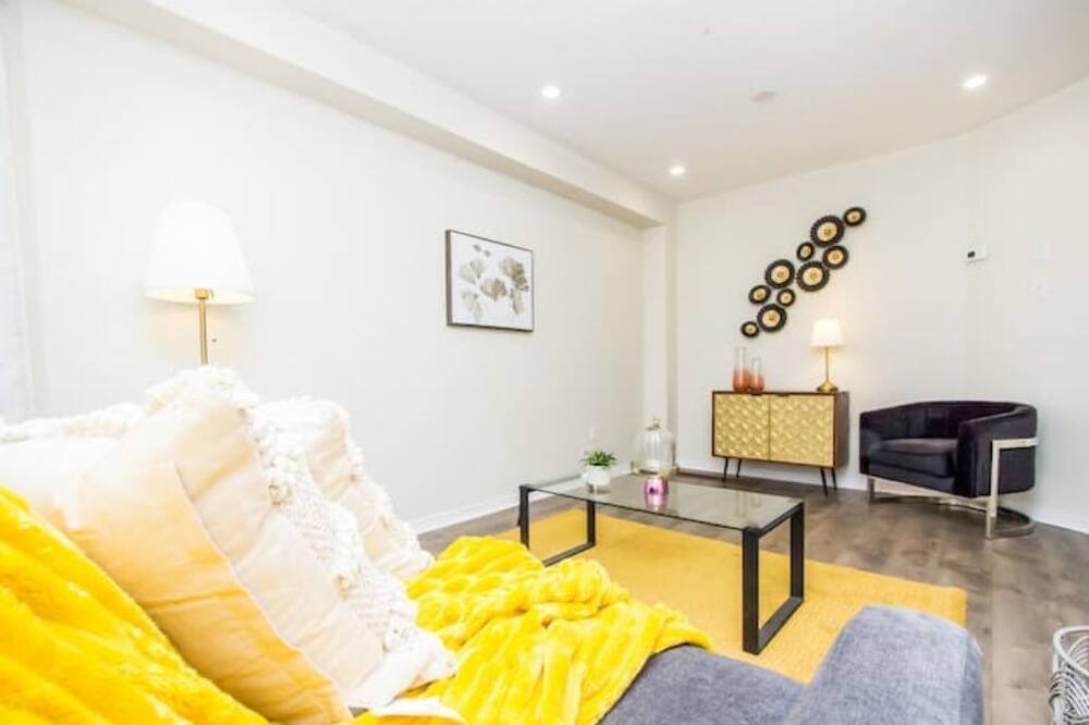 Photo of Livingroom in Newmarket