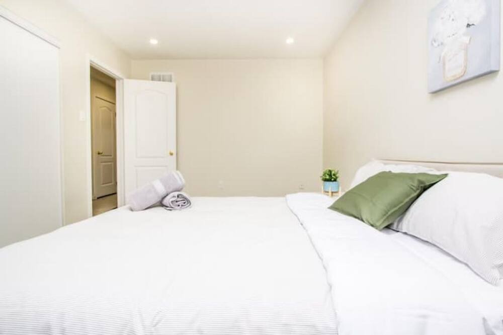 Photo of Bedroom in Newmarket