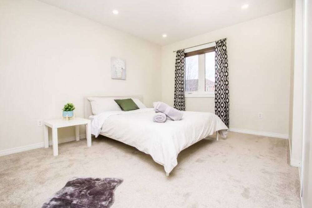 Photo of Bedroom in Newmarket