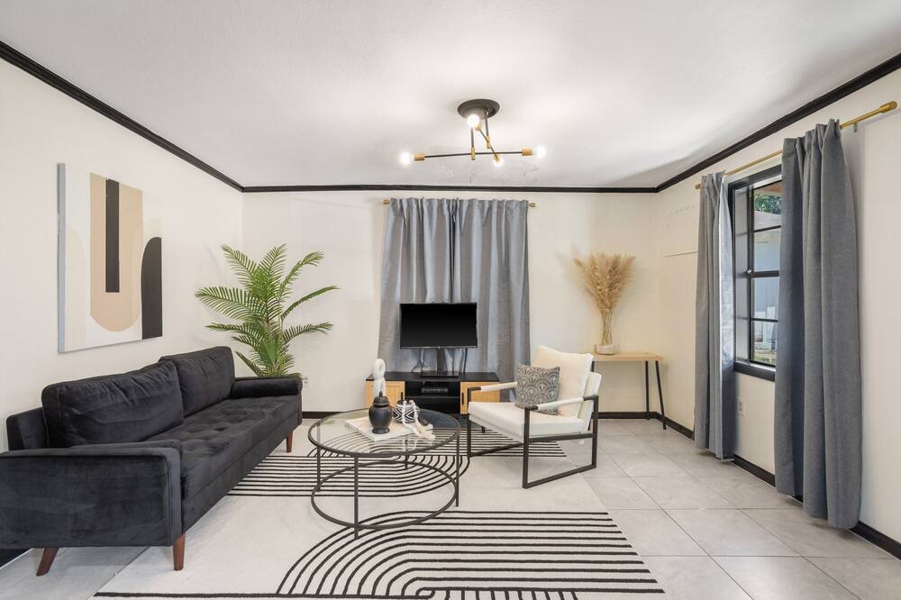 Photo of Livingroom in Lancaster