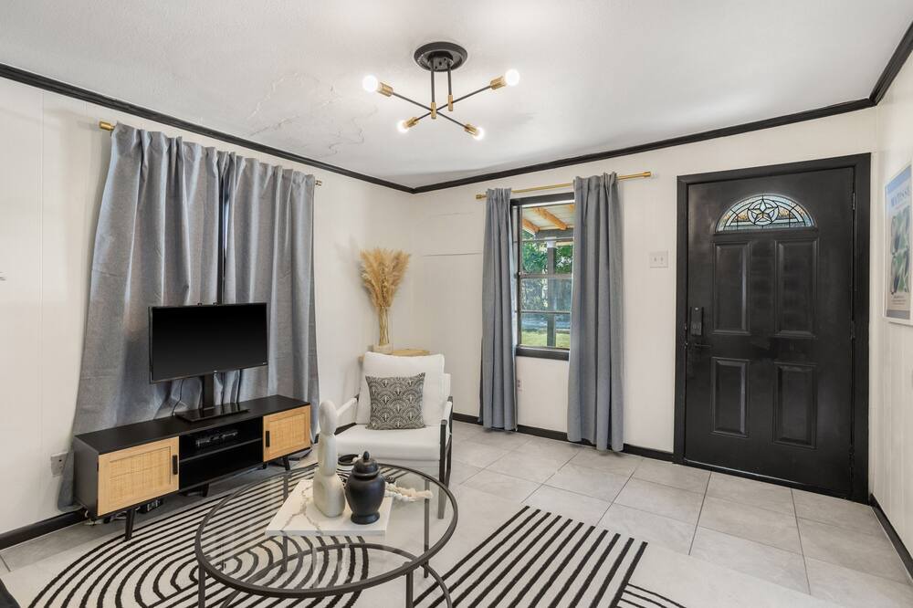 Photo of Livingroom in Lancaster