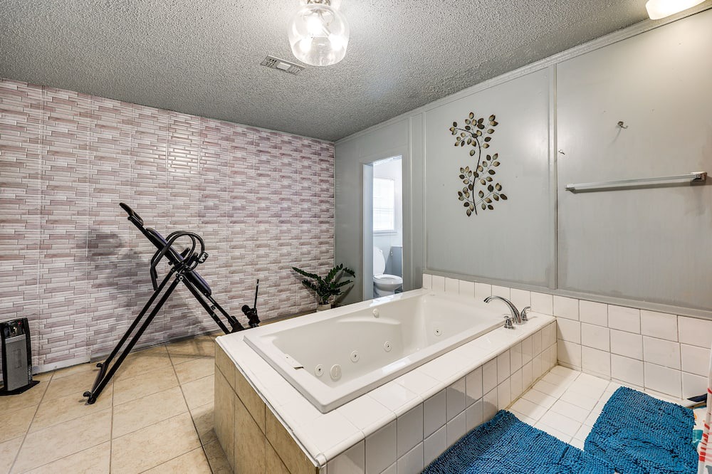 Photo of Bathroom in El Dorado