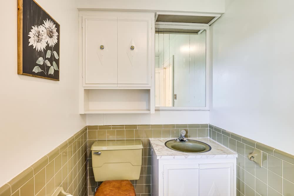Photo of Bathroom in El Dorado