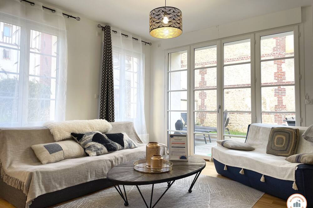 Photo of Livingroom in Deauville City Centre