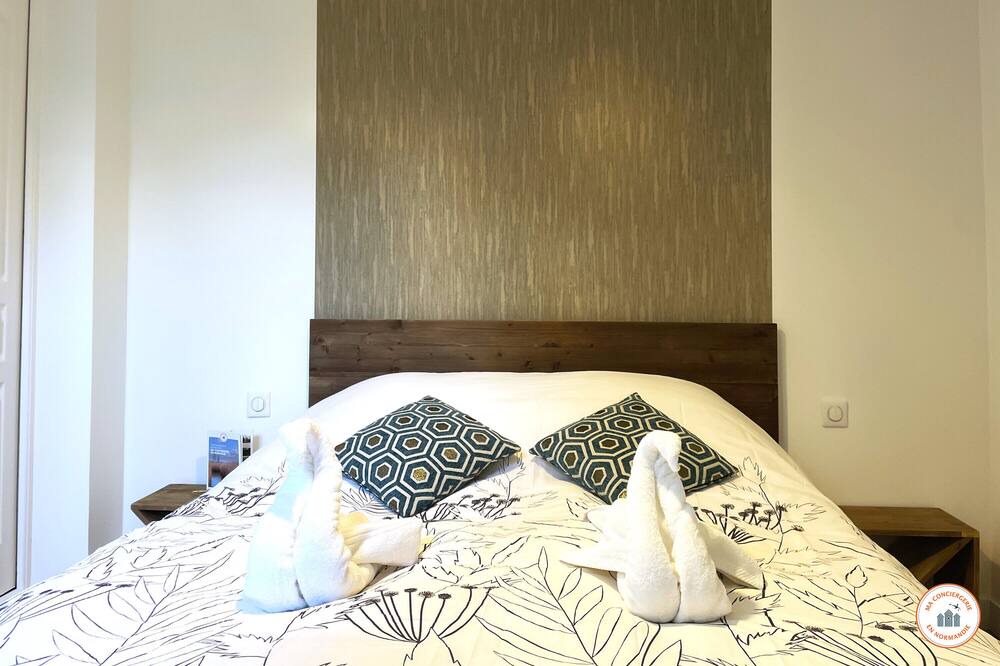 Photo of Bedroom in Deauville City Centre