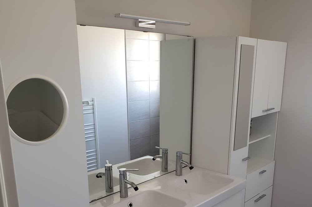 Photo of Bathroom in Fleury