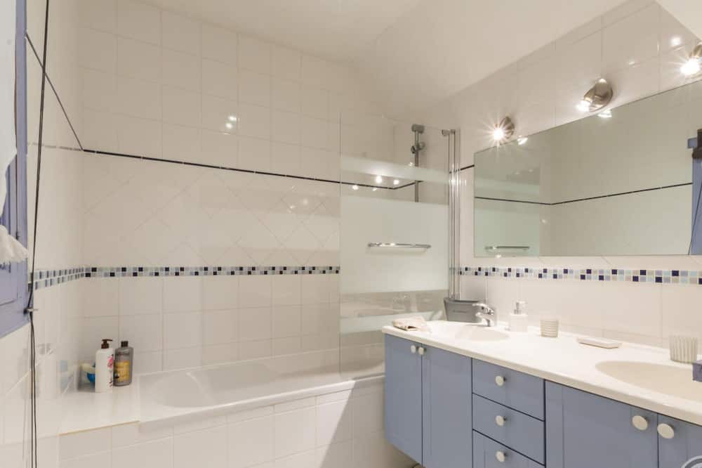 Photo of Bathroom in Orval