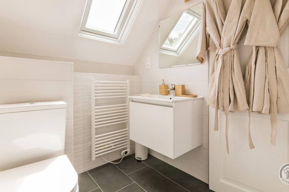 Photo of Bathroom in Sacey