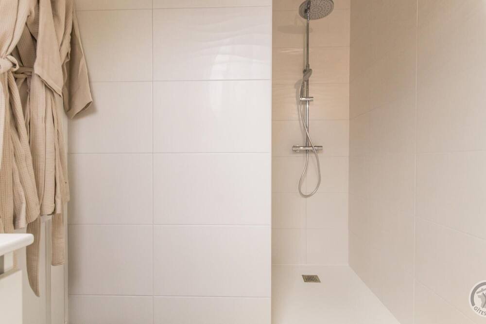 Photo of Bathroom in Sacey