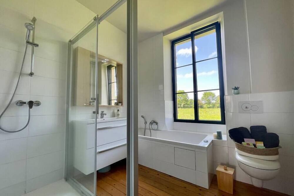 Photo of Others in Cottun