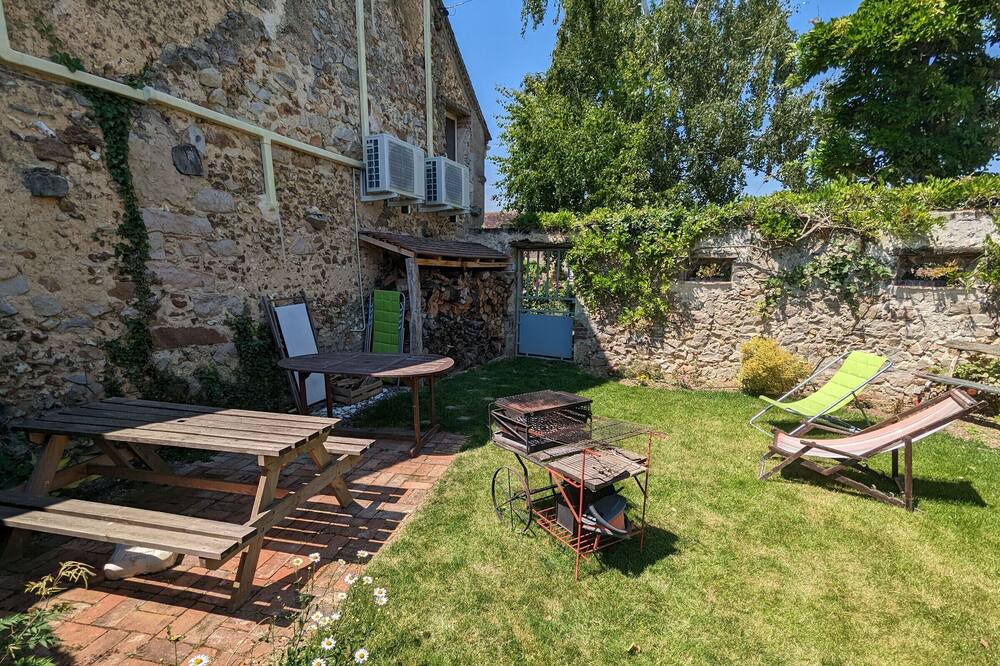 Photo of Patio Balcony in Courtemaux