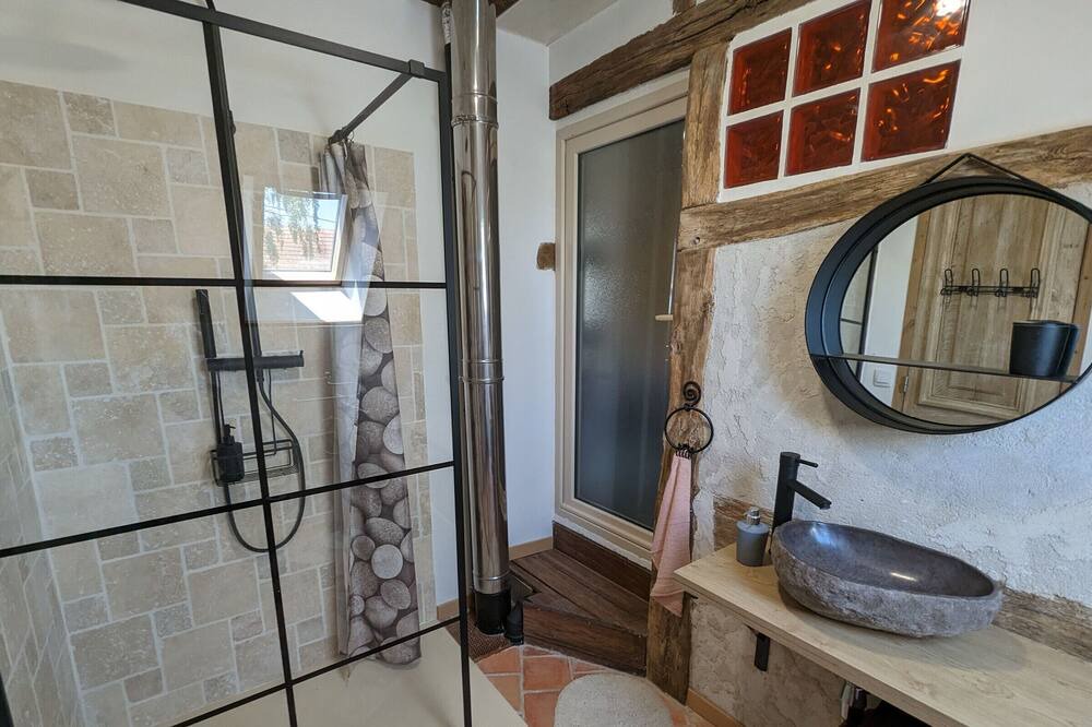 Photo of Bathroom in Courtemaux